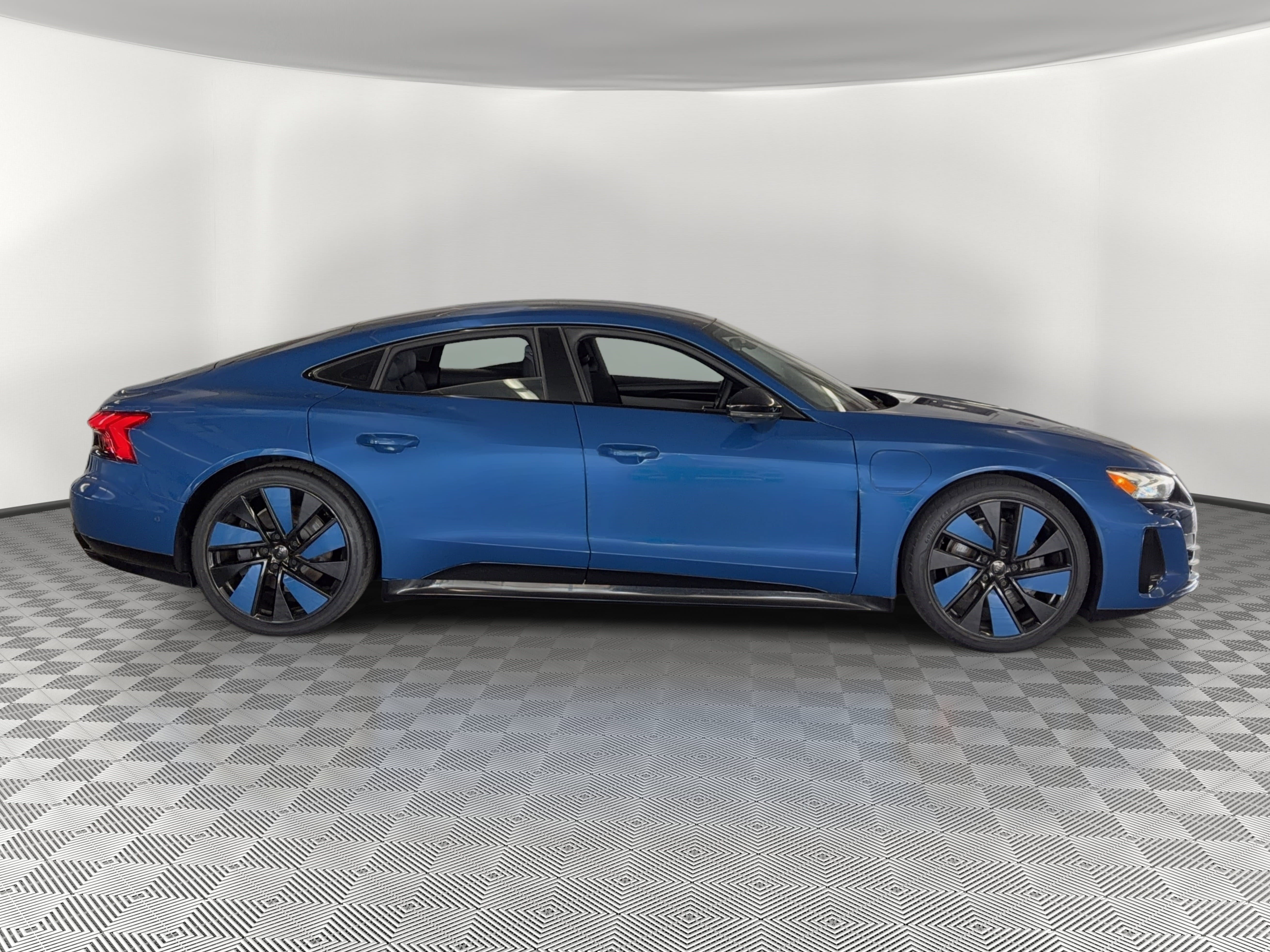 Used 2022 Audi e-tron GT Prestige w/ Prestige Package image 8