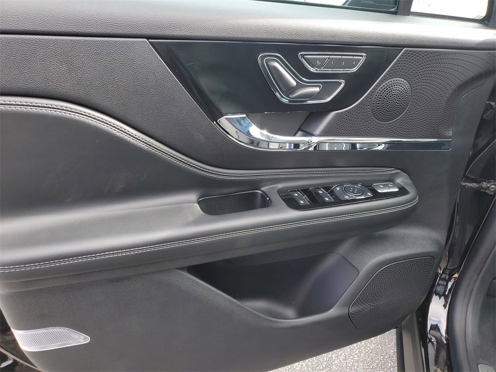 New 2026 Lincoln Corsair Reserve w/ Jet Appearance Package image 18