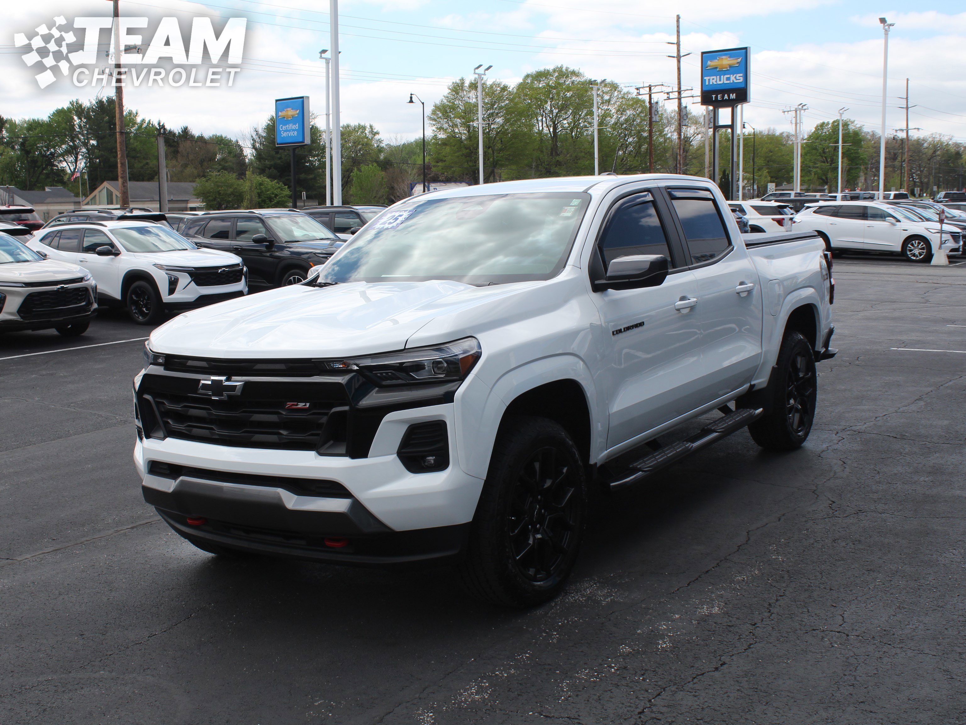 Used 2025 Chevrolet Colorado Z71 AWD/4WD image 8