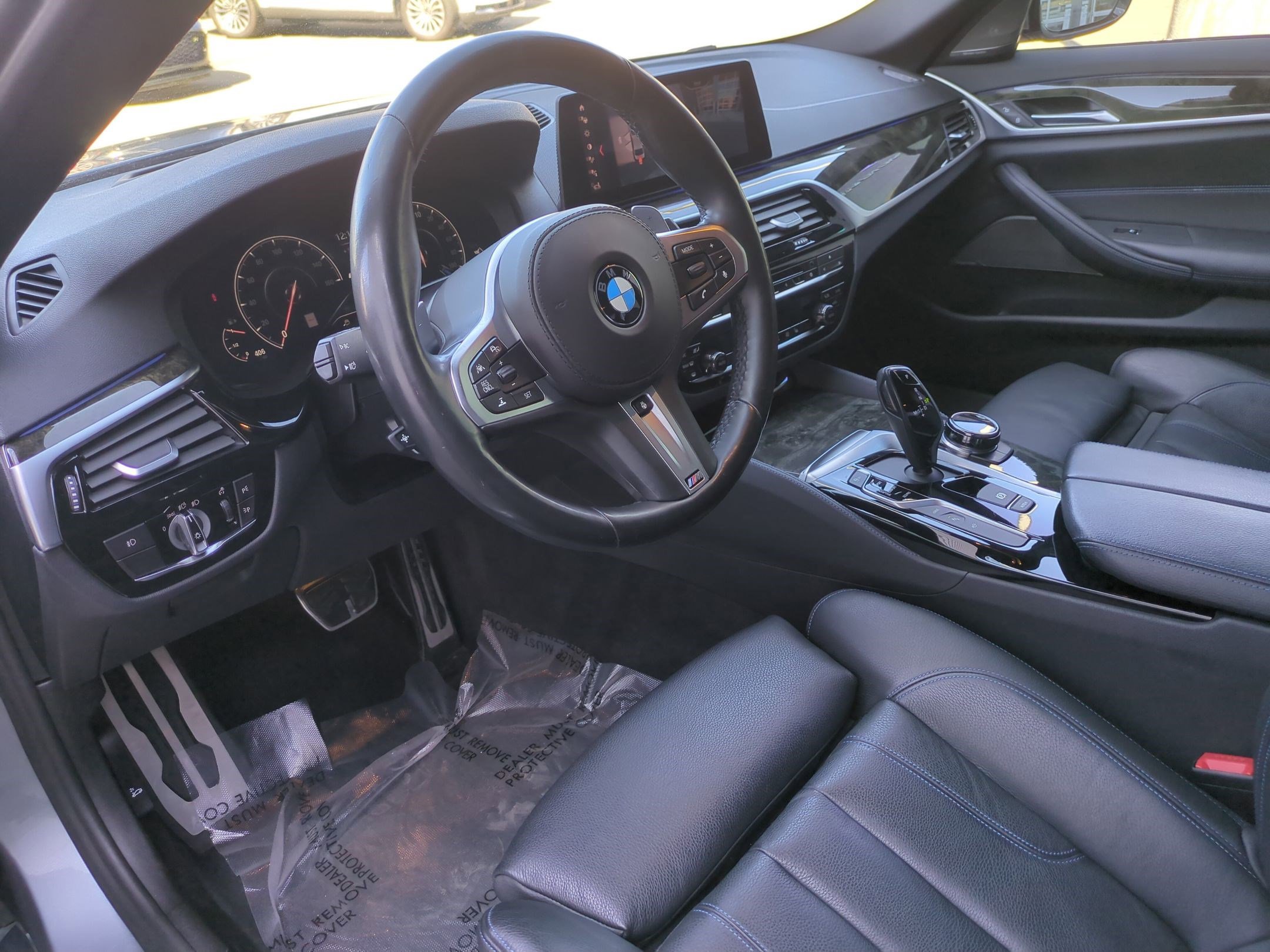 Used 2019 BMW 530e xDrive w/ M Sport Package image 14