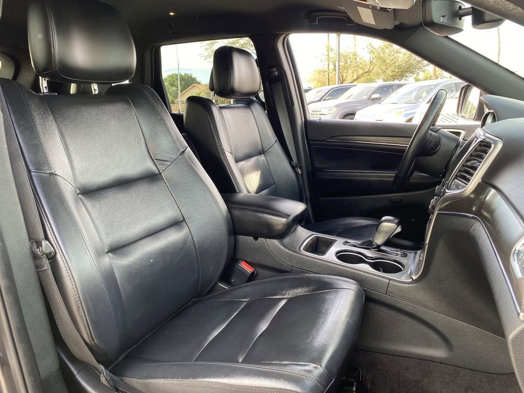 Used 2018 Jeep Grand Cherokee Limited image 9