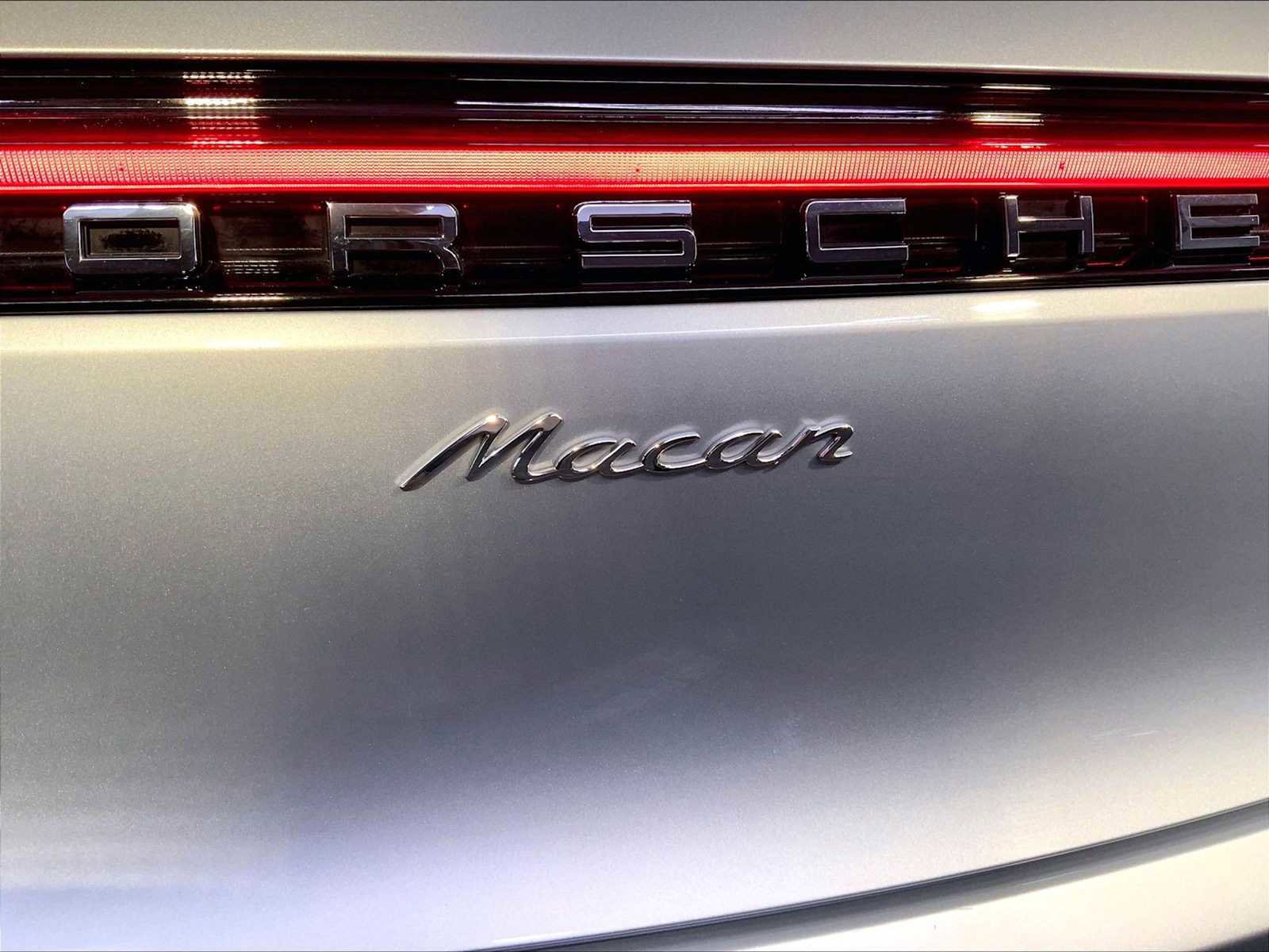 Used 2023 Porsche Macan image 35