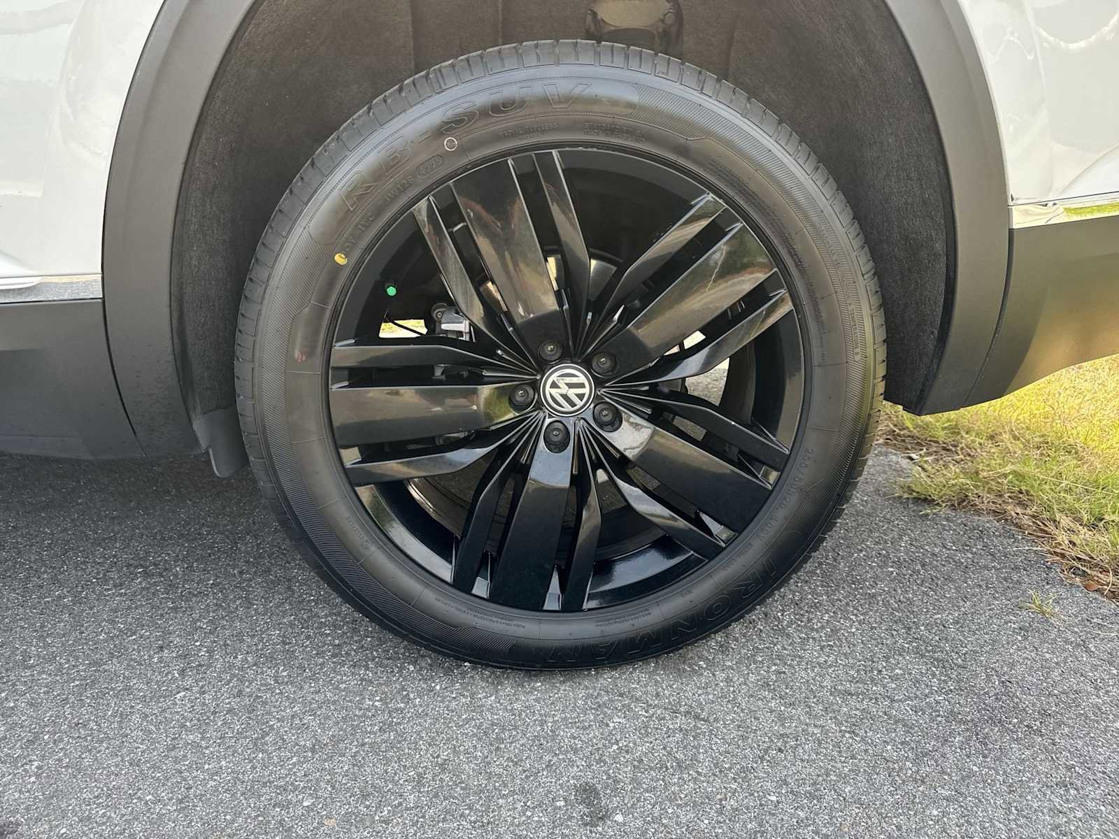 Used 2019 Volkswagen Atlas SEL Premium AWD/4WD image 13