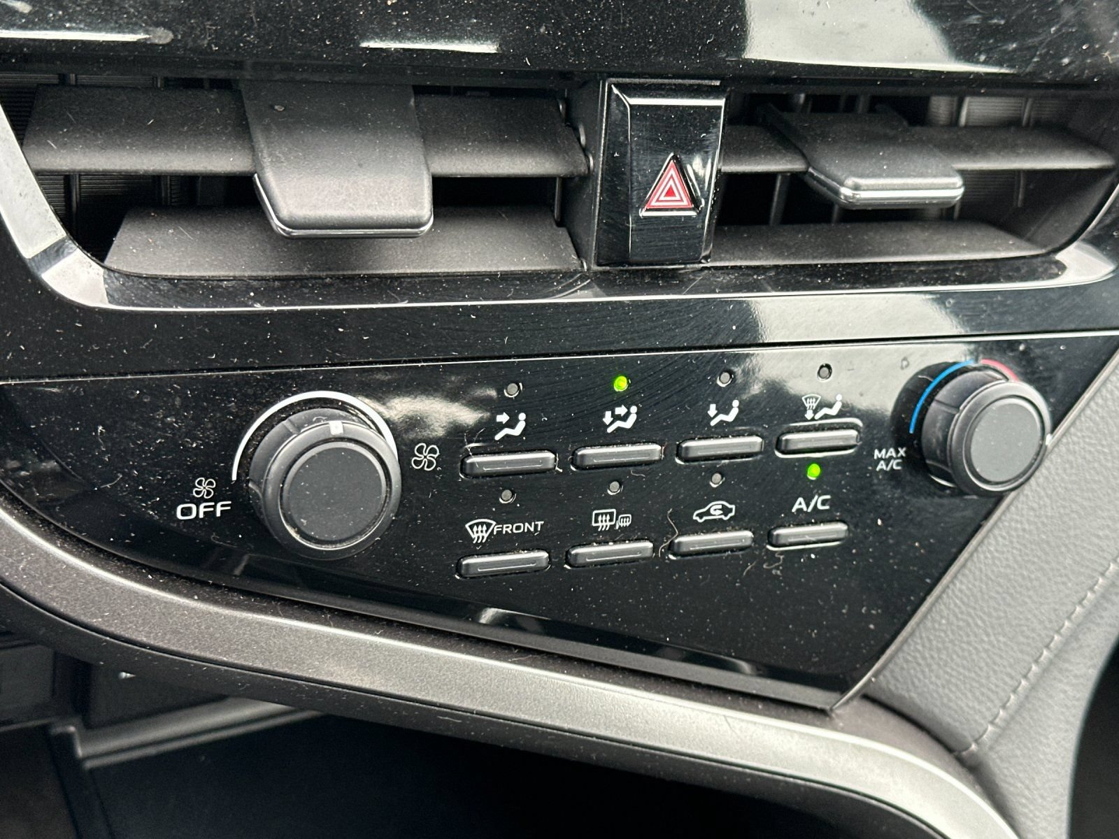 Used 2021 Toyota Camry LE w/ Cold Weather Package FWD image 19