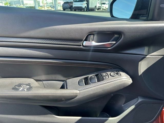 Used 2019 Nissan Altima 2.5 SR w/ SR Premium Package AWD/4WD image 3