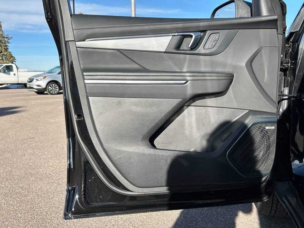 Used 2025 Buick Enclave Preferred image 27