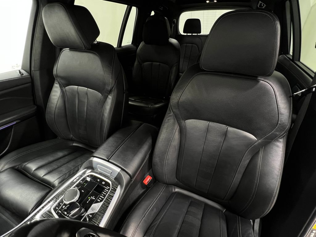 Used 2022 BMW X7 M50i w/ Cold Weather Package AWD/4WD image 17