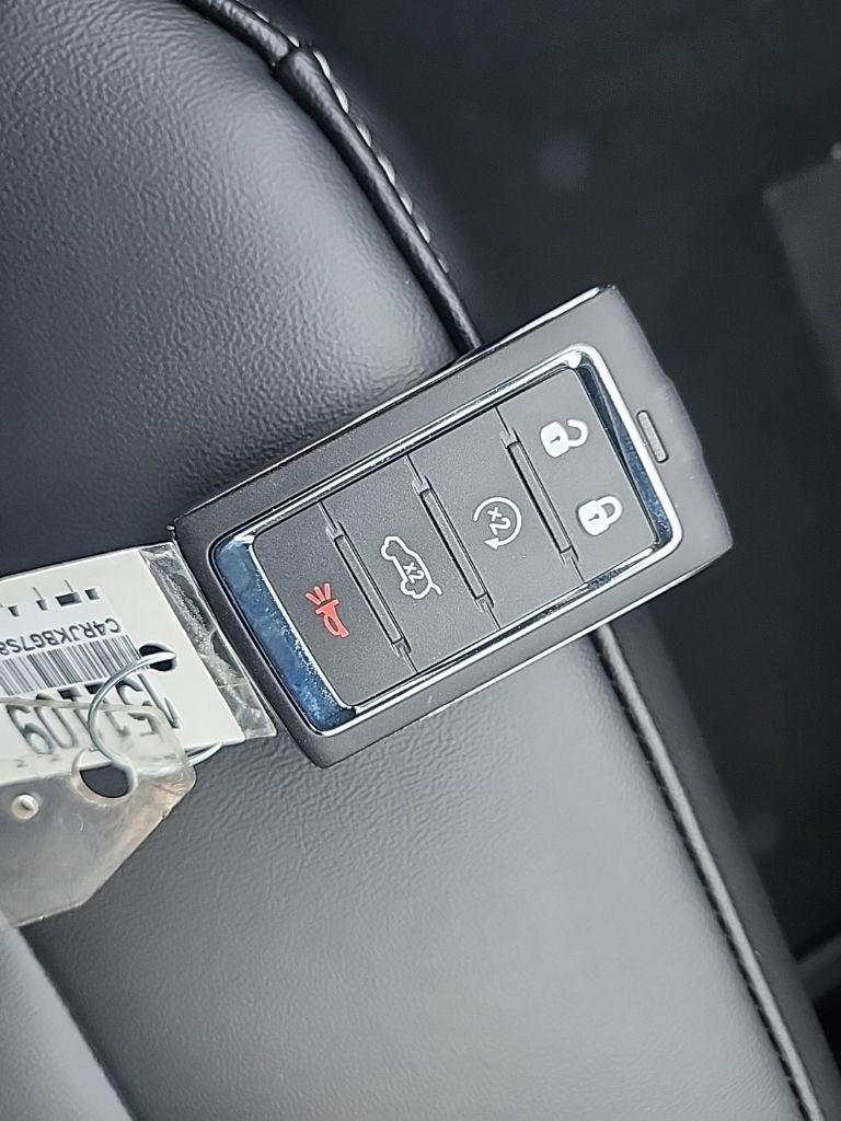 New 2025 Jeep Grand Cherokee L Limited w/ Black Appearance Package image 35