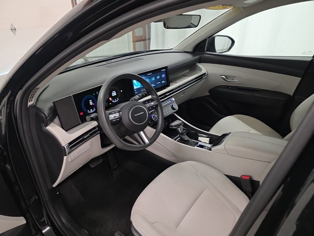 Used 2025 Hyundai Tucson SEL image 13