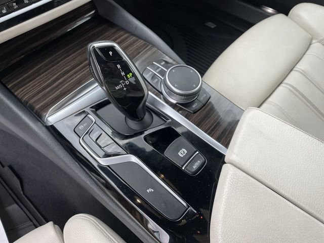 Used 2019 BMW 530i w/ Convenience Package RWD image 16