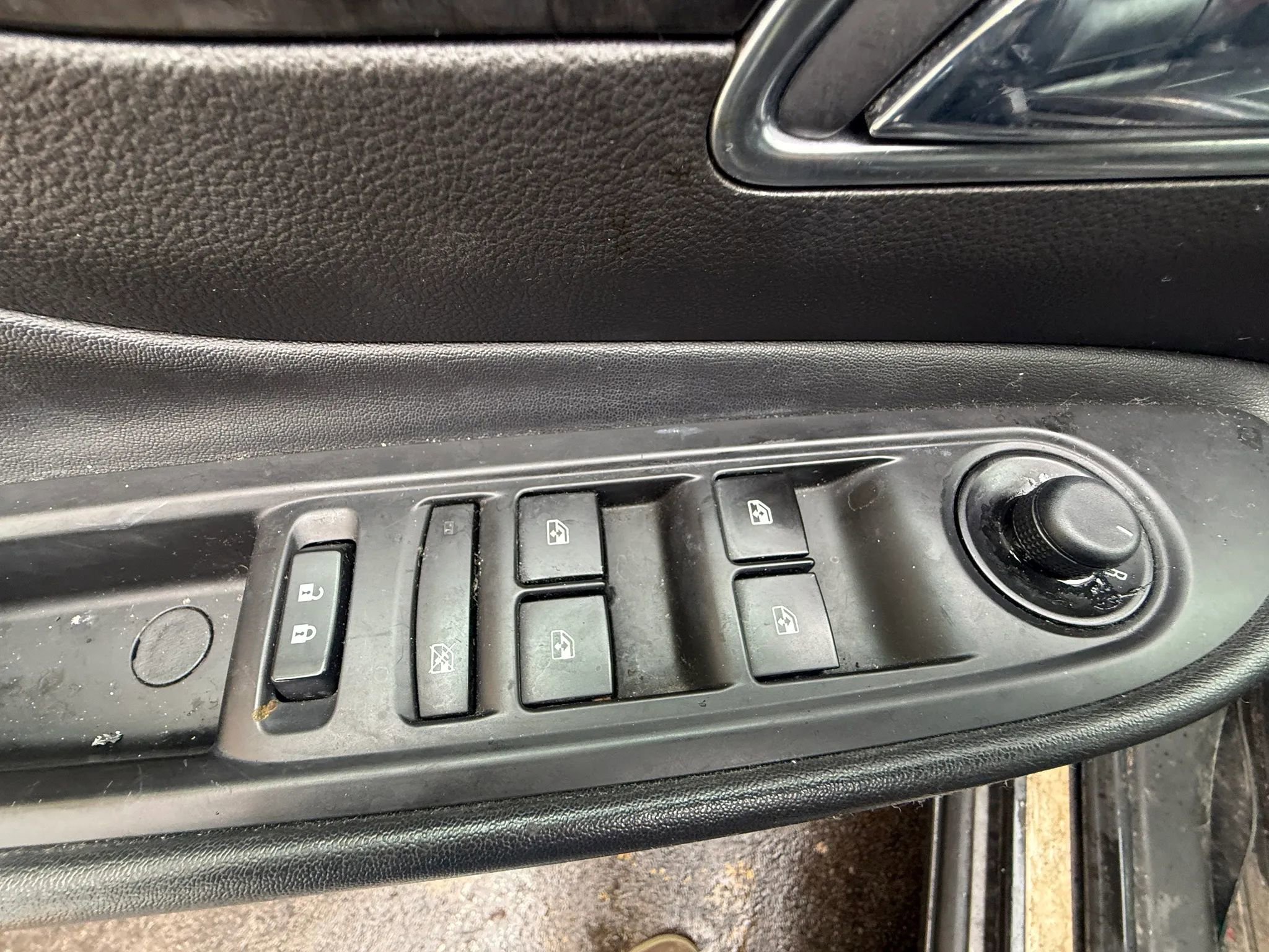 Used 2015 Buick Encore Leather AWD/4WD image 27