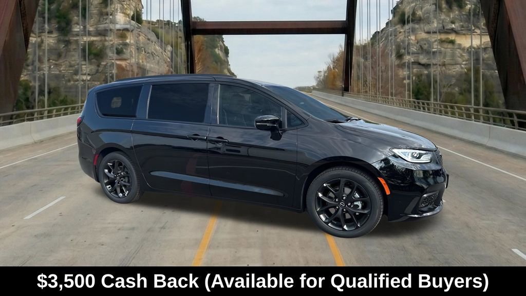 New 2026 Chrysler Pacifica Limited w/ S Appearance Package FWD image 14