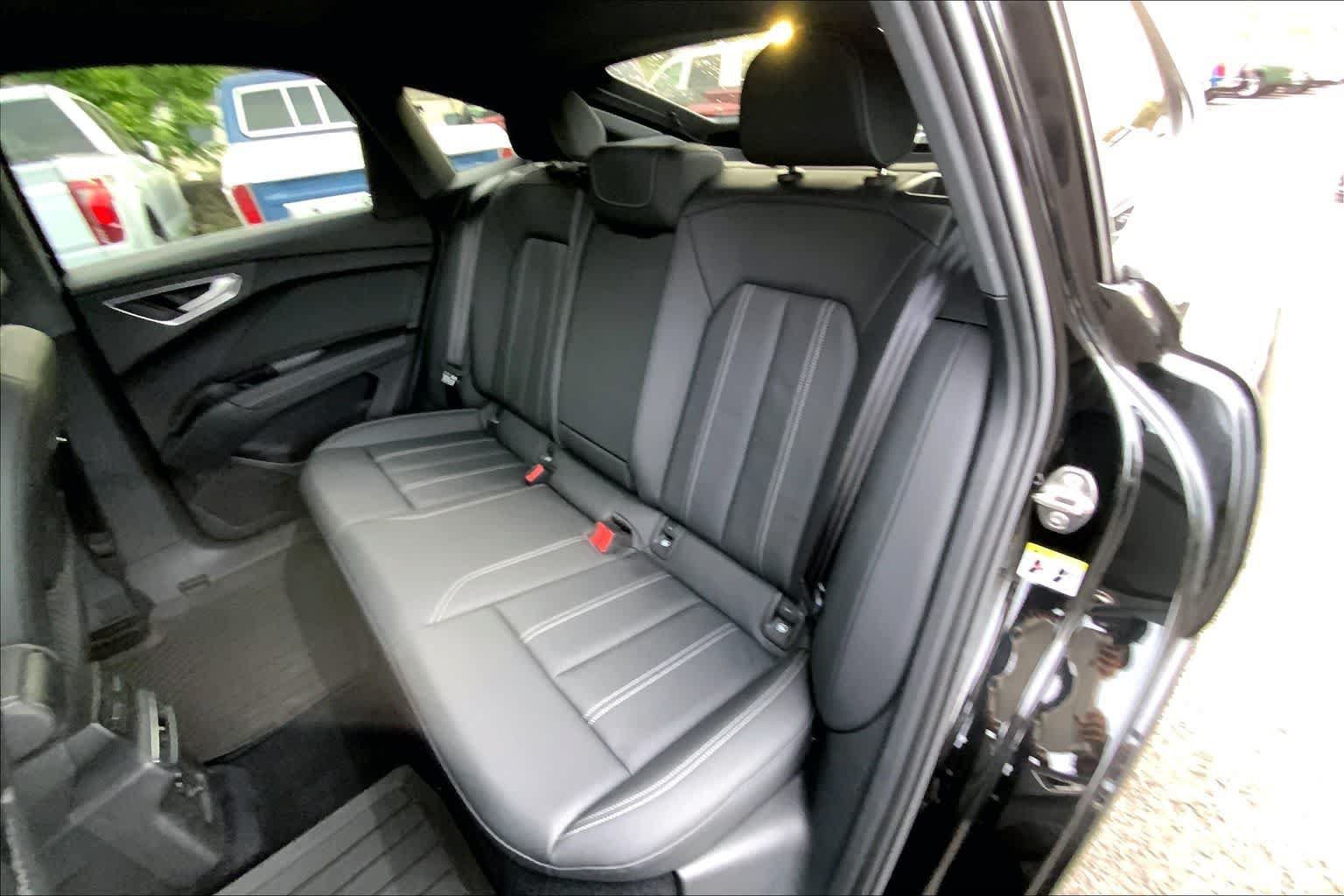 Used 2024 Audi Q4 e-tron Premium AWD/4WD image 29
