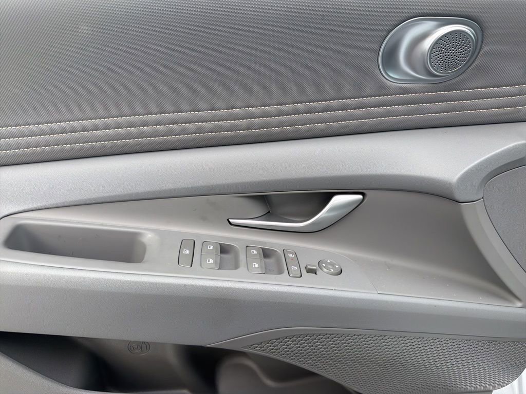 New 2025 Hyundai Elantra Sport image 13