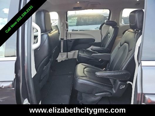 Used 2023 Chrysler Pacifica Touring-L image 5
