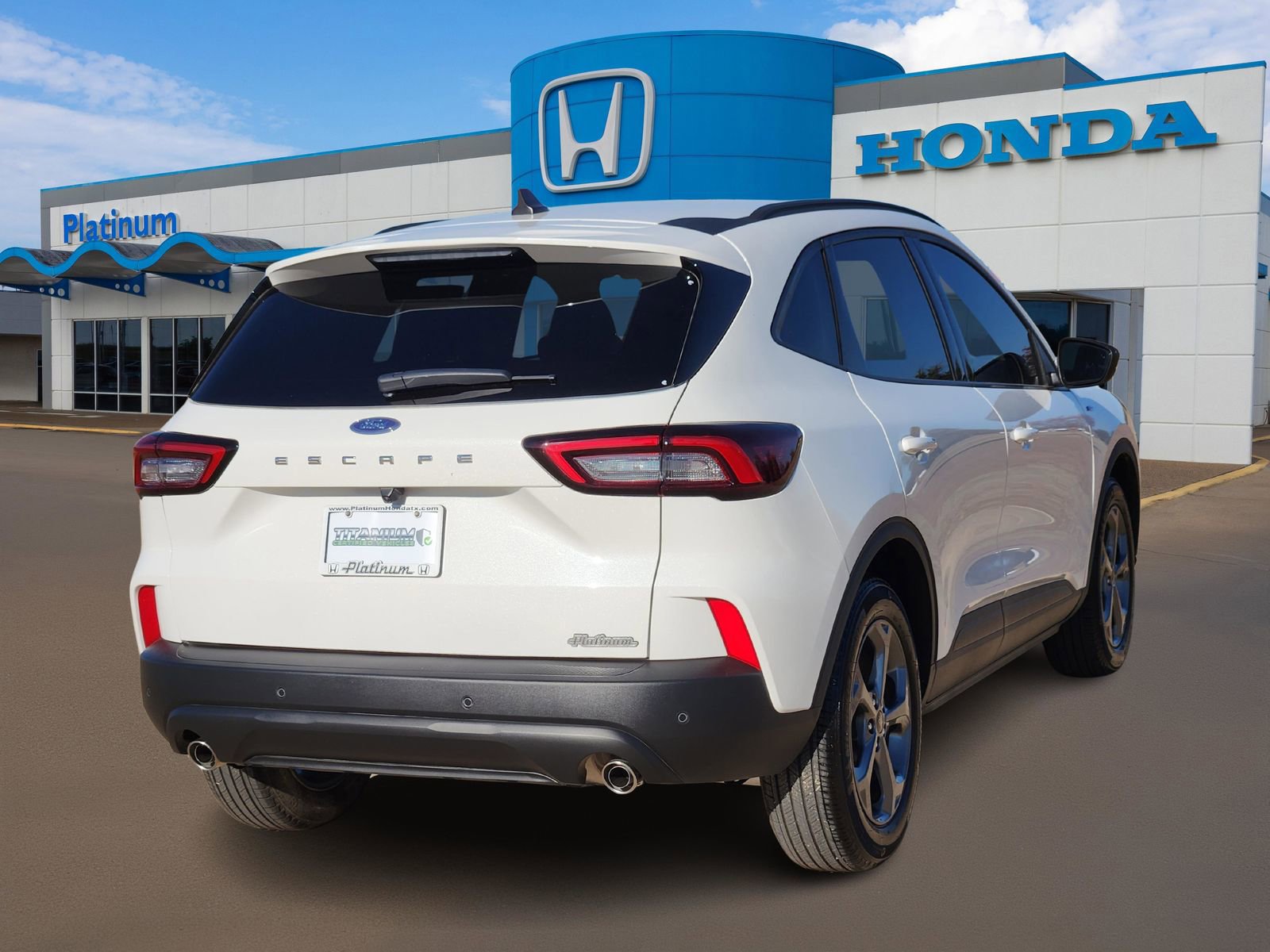 Used 2025 Ford Escape ST-Line w/ Tech Pack #1 image 4