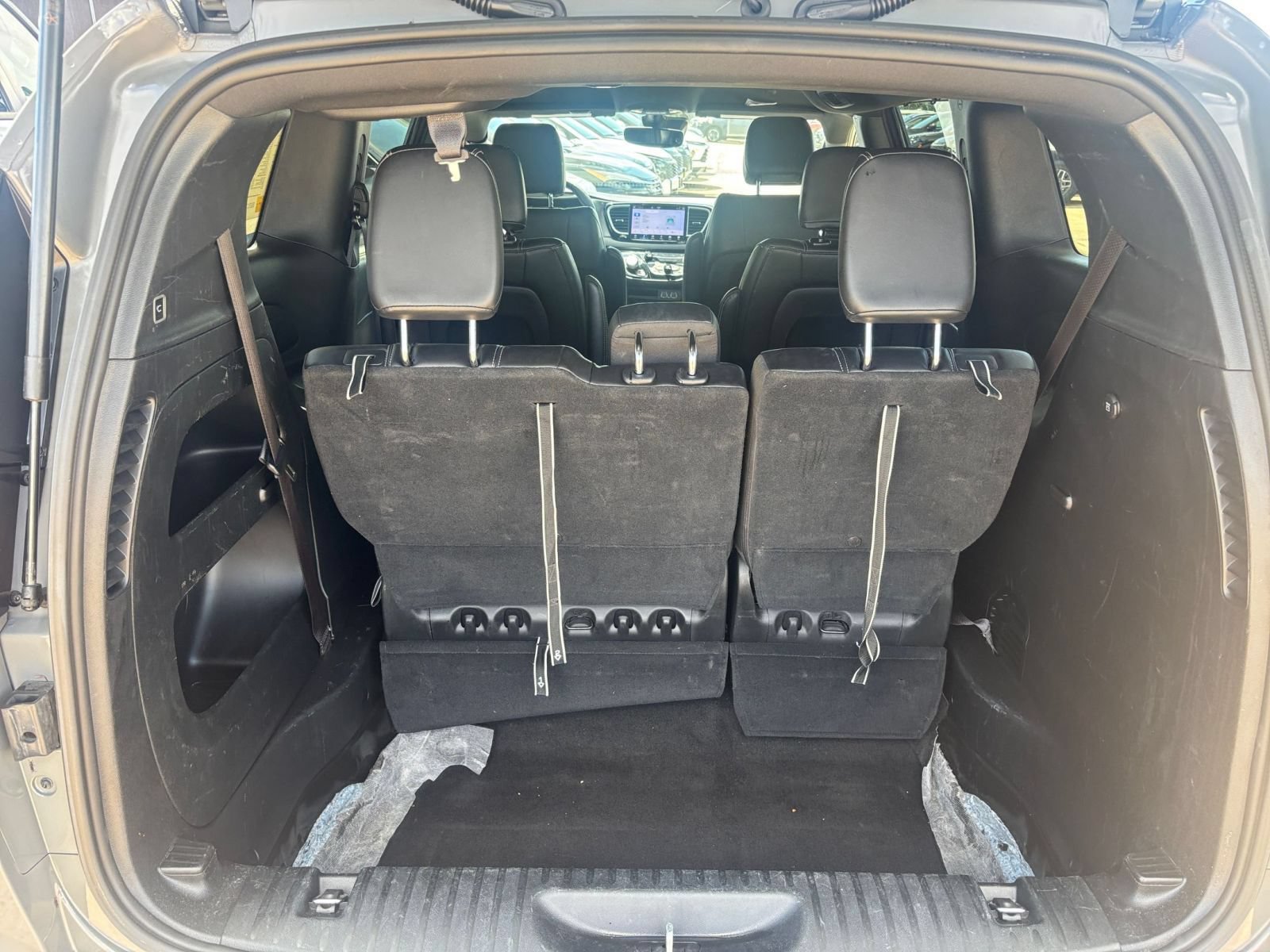Used 2025 Chrysler Pacifica Select FWD image 33