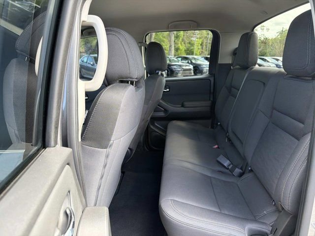 Used 2024 Nissan Frontier SV w/ Tow Package image 14