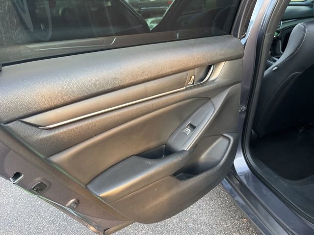 Used 2018 Honda Accord Sport image 11