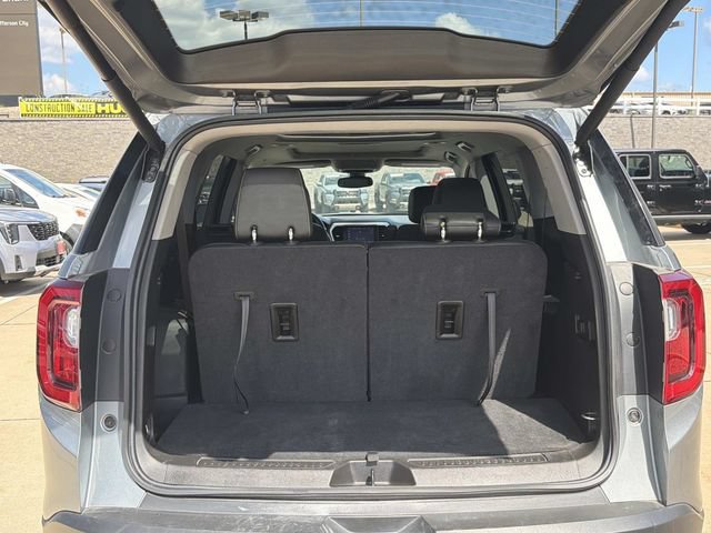 Used 2023 GMC Acadia SLT w/ Preferred Package FWD image 12