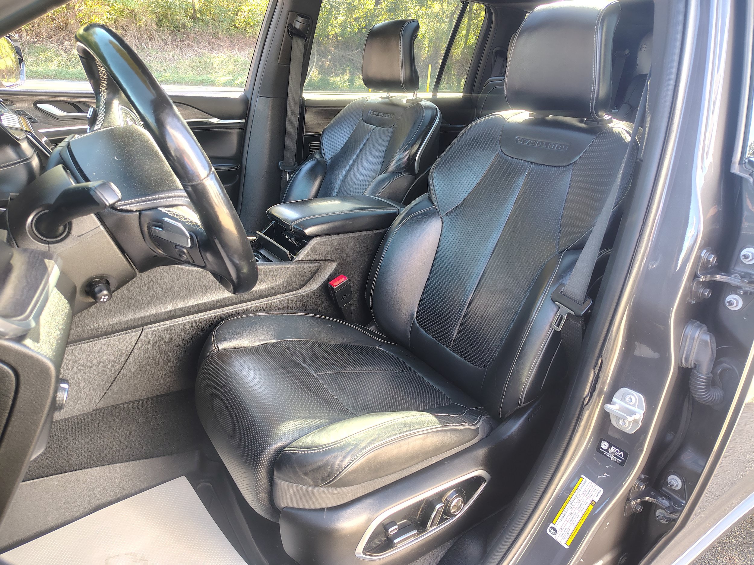 Certified 2022 Jeep Grand Cherokee L Overland w/ Luxury Tech Group IV AWD/4WD image 19