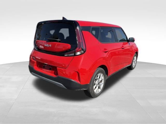 Certified 2025 Kia Soul LX w/ LX Technology Package FWD image 8