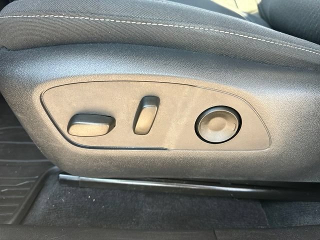 Used 2025 Chevrolet Equinox EV LT w/ Comfort Package FWD image 24