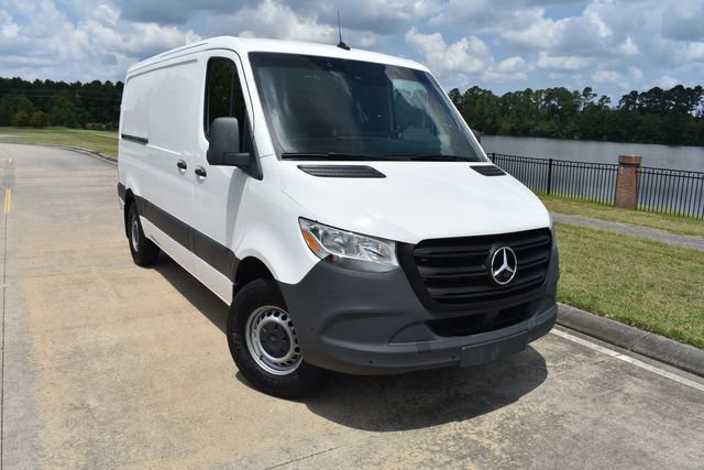 Used 2022 Mercedes-Benz Sprinter 1500 image 2