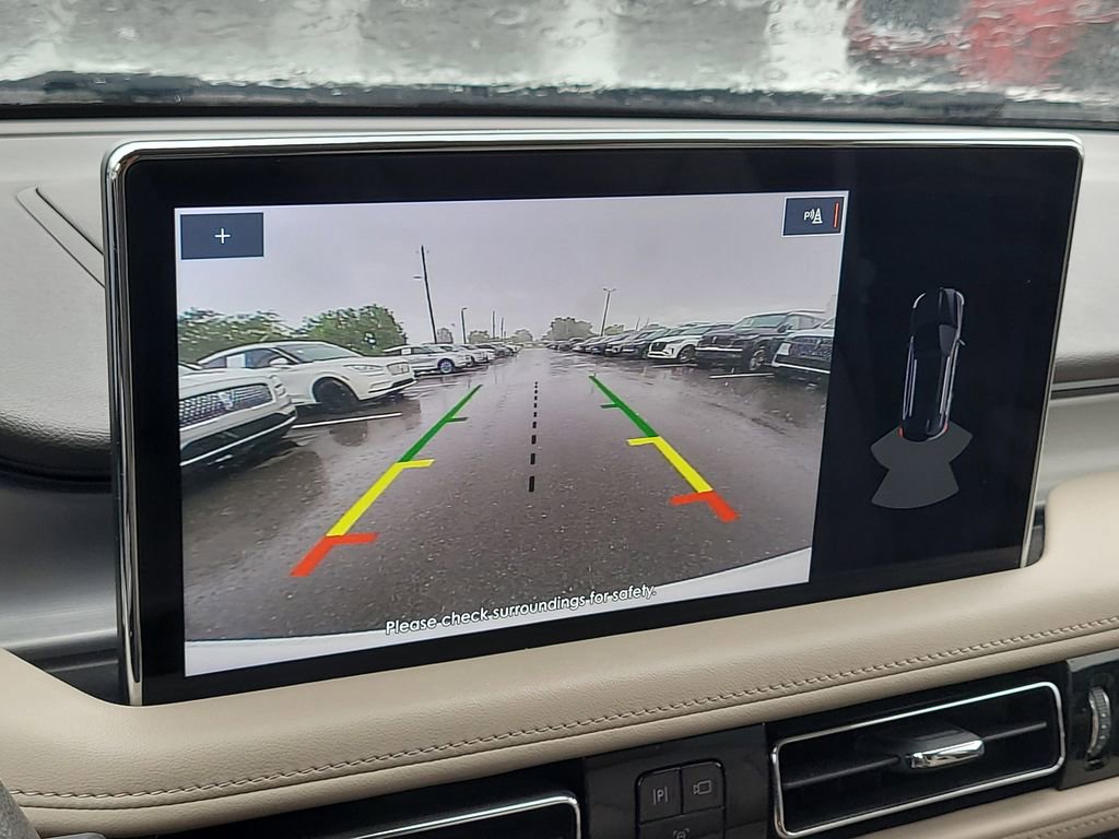 Used 2023 Lincoln Nautilus FWD w/ Premium Package image 21