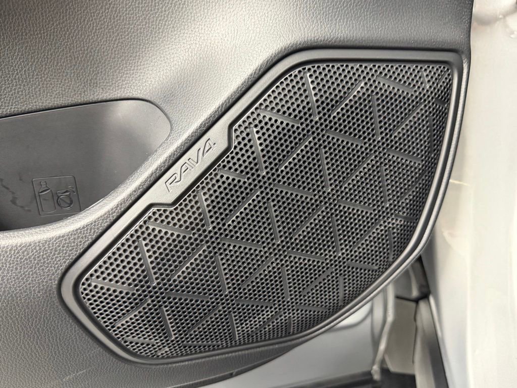 Certified 2025 Toyota RAV4 LE FWD image 21