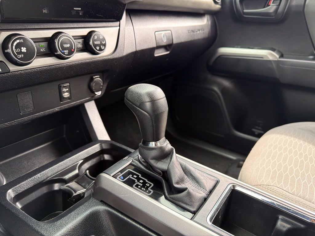 Used 2017 Toyota Tacoma SR5 w/ Tow Package AWD/4WD image 27