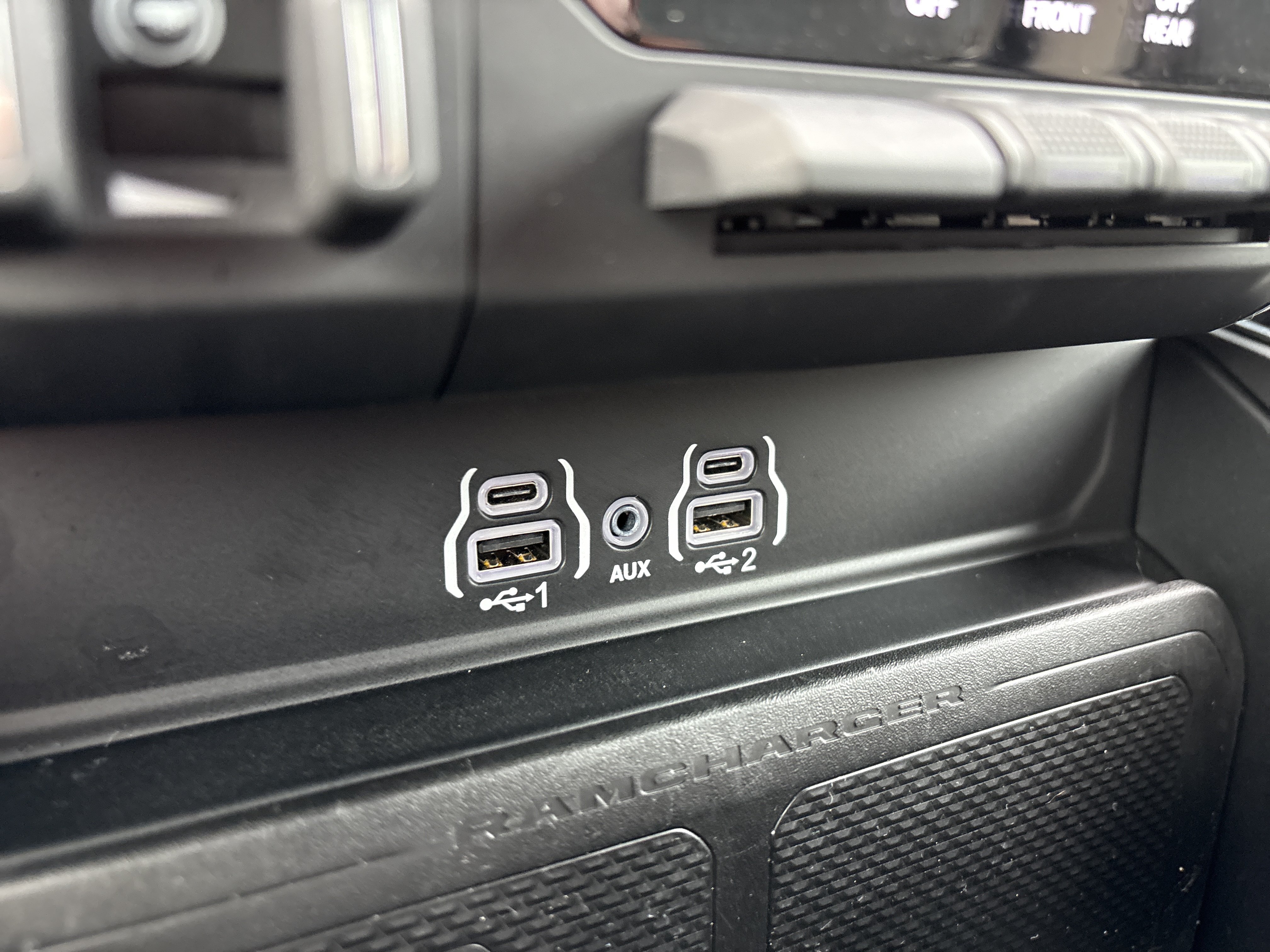Used 2025 RAM 1500 Big Horn AWD/4WD image 30