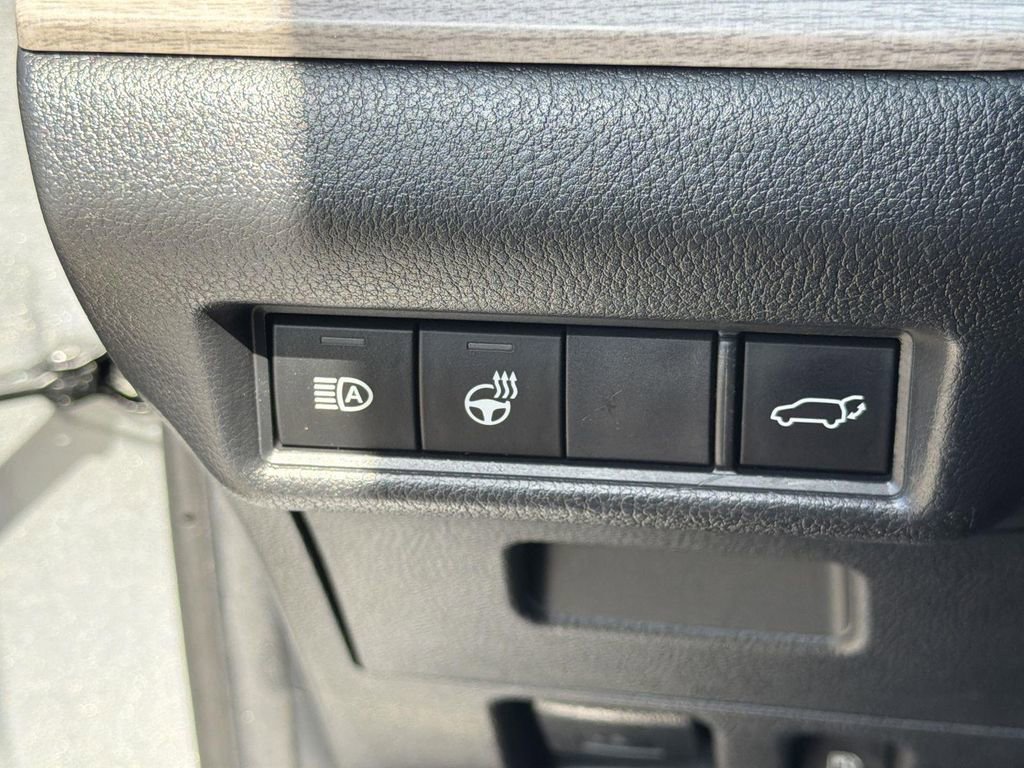 Used 2024 Toyota Grand Highlander Limited image 17