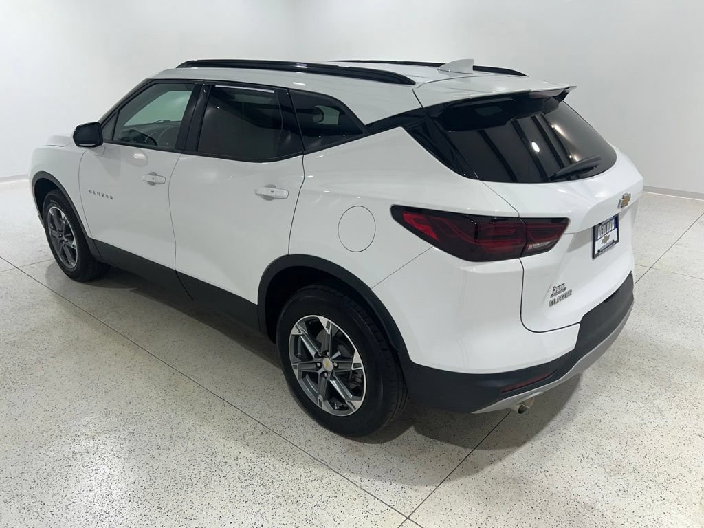 Used 2023 Chevrolet Blazer LT w/ Convenience Package FWD image 3