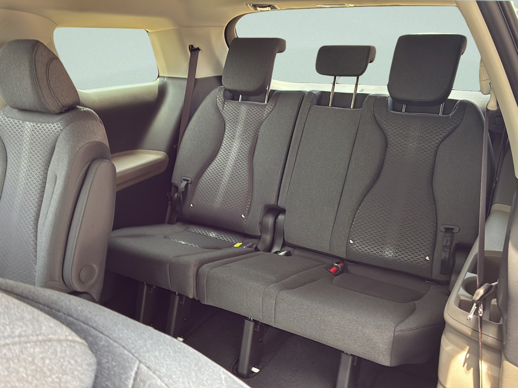 New 2026 Kia Carnival LX FWD image 35