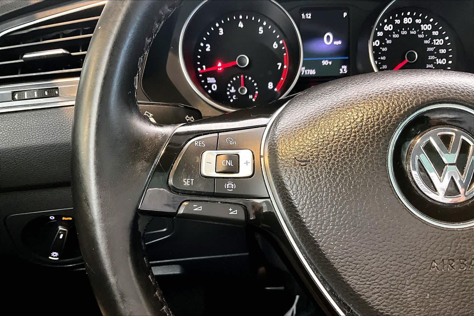 Used 2019 Volkswagen Tiguan SE w/ Panoramic Sunroof Package FWD image 23