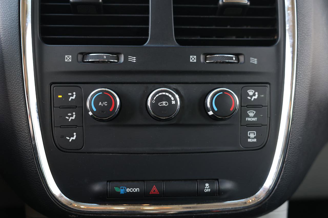 Used 2015 Dodge Grand Caravan American Value Package image 31