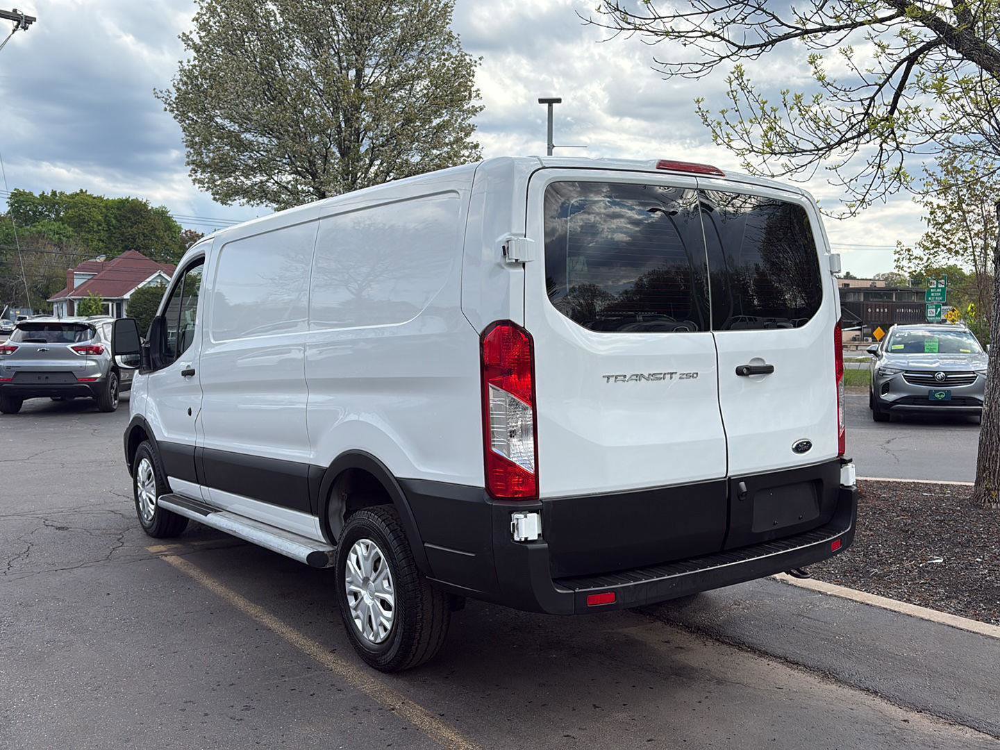 Used 2024 Ford Transit 250 Low Roof w/ Exterior Upgrade Package RWD image 5
