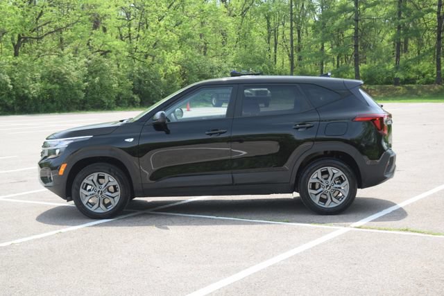 Used 2025 Kia Seltos LX AWD/4WD image 21