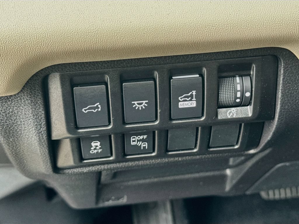 Used 2022 Subaru Ascent Touring AWD/4WD image 6