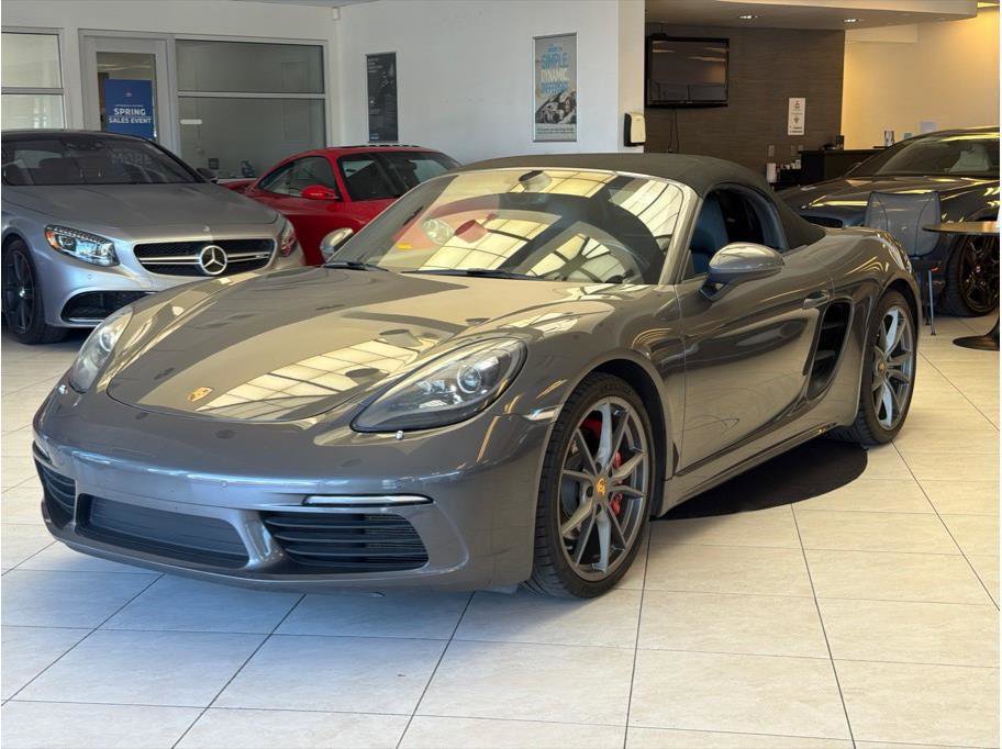Used 2017 Porsche 718 Boxster S RWD image 9