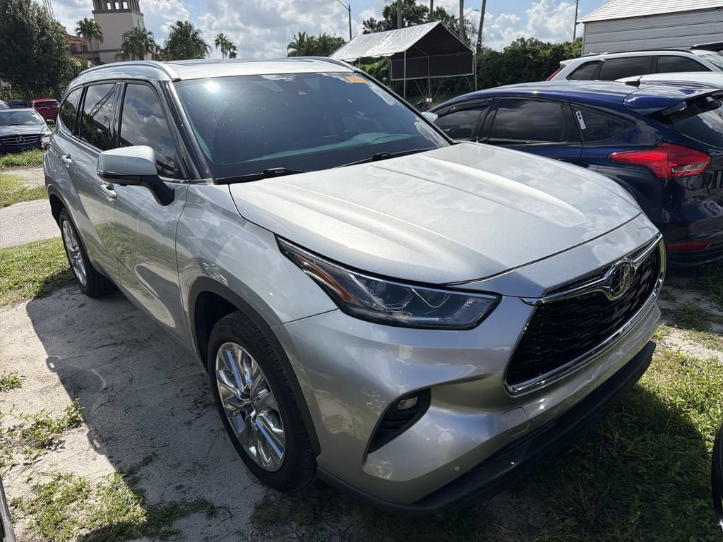 Used 2023 Toyota Highlander Limited