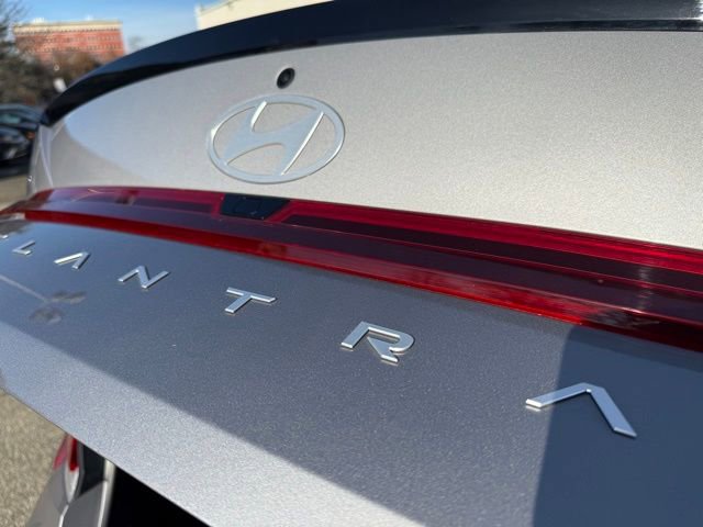 Certified 2025 Hyundai Elantra Sport image 16