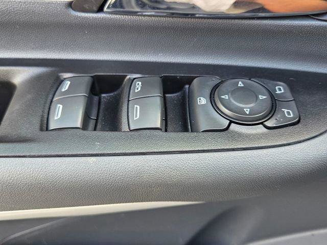 Used 2020 Chevrolet Bolt Premier w/ Infotainment Package FWD image 22