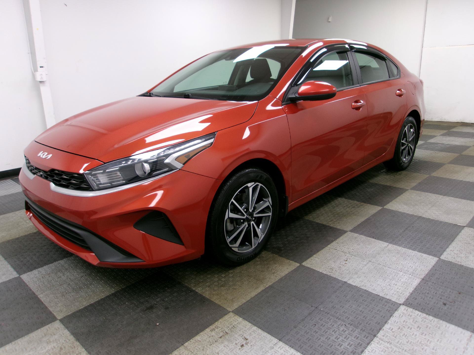 Used 2022 Kia Forte LXS FWD image 1