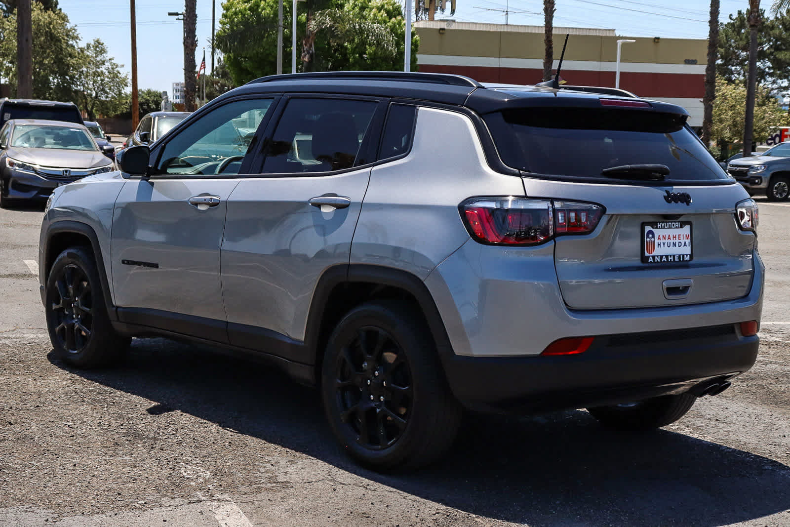 Used 2022 Jeep Compass Latitude w/ Sun and Sound Group FWD image 9