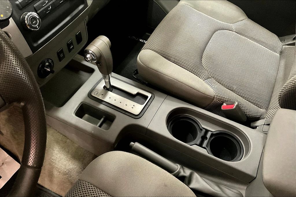 Used 2011 Nissan Frontier SV AWD/4WD image 9
