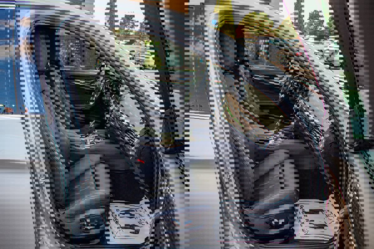 Used 2019 BMW 530i xDrive w/ Premium Package image 19