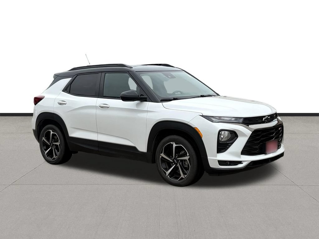 Used 2023 Chevrolet TrailBlazer RS w/ Sun and Liftgate Package FWD image 3