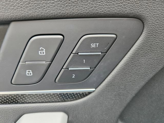 Used 2018 Audi SQ5 Premium Plus w/ Navigation Package image 20